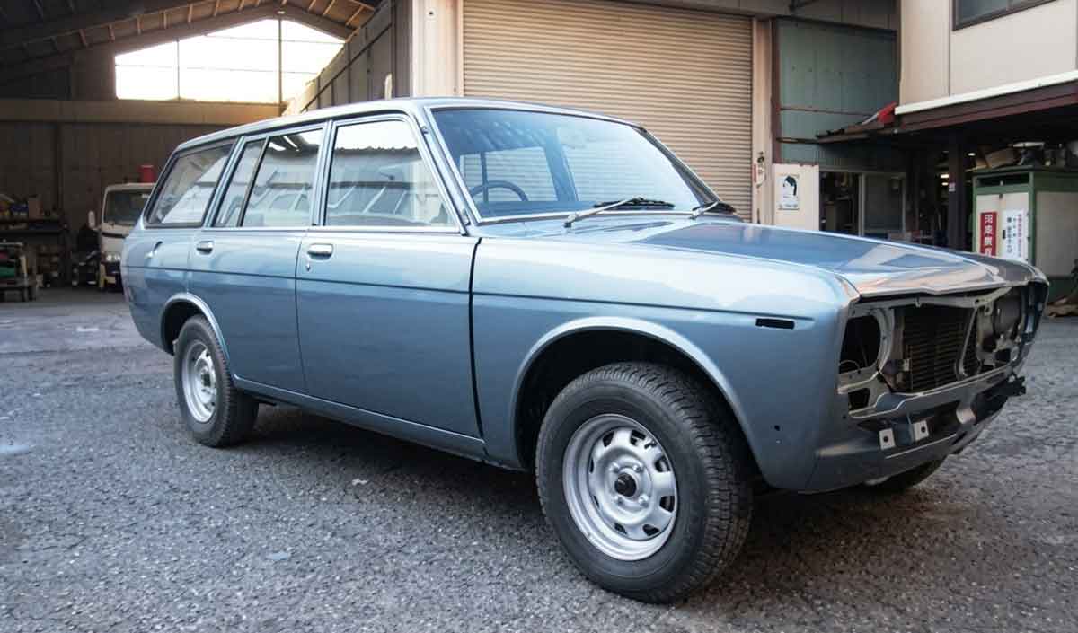 板金塗装により再生したヴィンテージ ブルーバード ワゴン